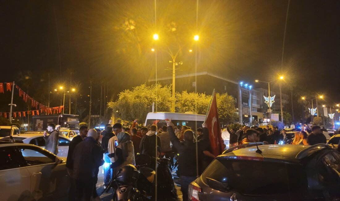 Antalya’da Dünya Kupasına katılma coşkusu Alkın BİRİCİK/ ALANYA(Antalya), (DHA)- ANTALYA'nın Alanya ilçesinde A Milli Futbol