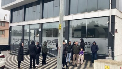 Erol POLAT/GEBZE (Kocaeli), (DHA)- KOCAELİ’nin Darıca ilçesinde, oto galerisi sahibinin