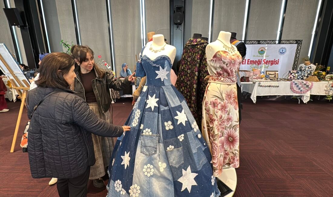 Berkay YILDIZ/SAMSUN, (DHA)- SAMSUN’da dikiş öğretmenliği yapan Betül Erdin, atık