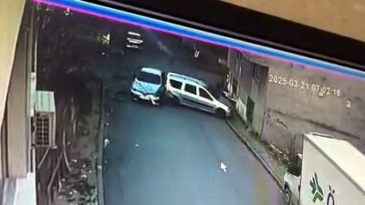 İhsan DÖRTKARDEŞ/İSTANBUL, (DHA)- AVCILAR’da sokakta otomobiliyle seyreden ehliyetsiz sürücü E.Y.