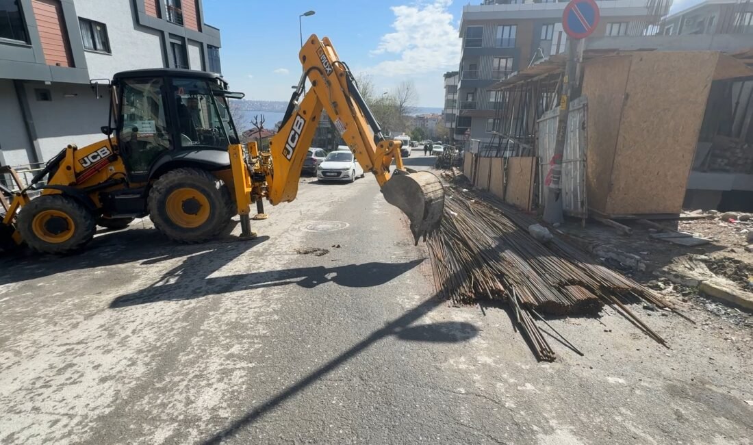 Avcılar’da yolu işgal eden inşaat demirlerine ceza İhsan DÖRTKARDEŞ / İSTANBUL, (DHA)- Avcılar'da yolun yarısını kapatacak şekilde