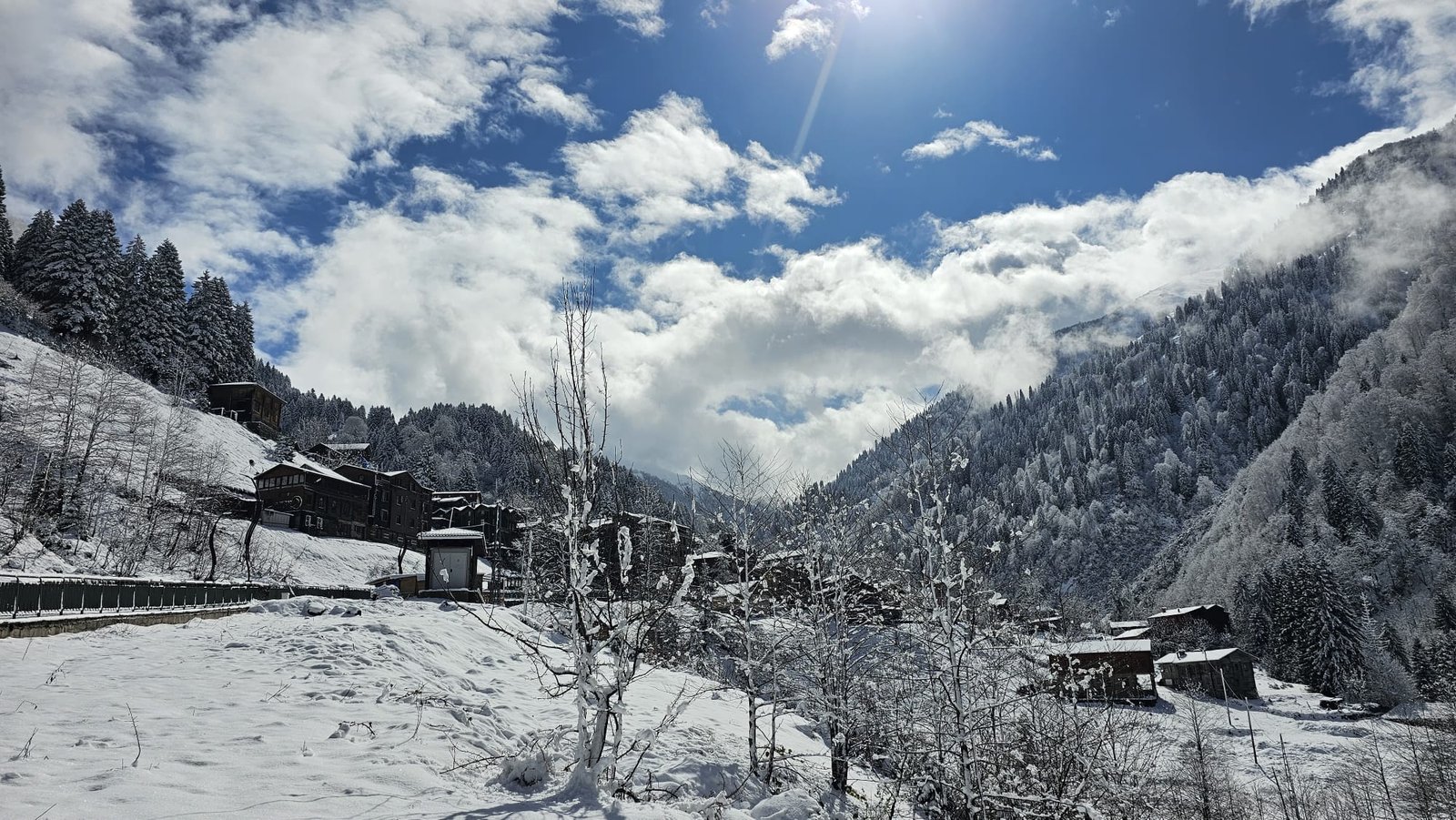Abdullah UZUN/ÇAMLIHEMŞİN (Rize), (DHA)- RİZE’nin Çamlıhemşin ilçesindeki dünyaca ünlü turizm