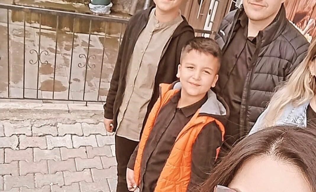 Baba ve 2 çocuğunun öldüğü kazada yaralanan anne de 18 gün sonra yaşam savaşını kaybetti Ahmet KORKMAZER/NEVŞEHİR, (DHA)- NEVŞEHİR’de sağanak nedeniyle kayganlaşan yolda 3 aracın