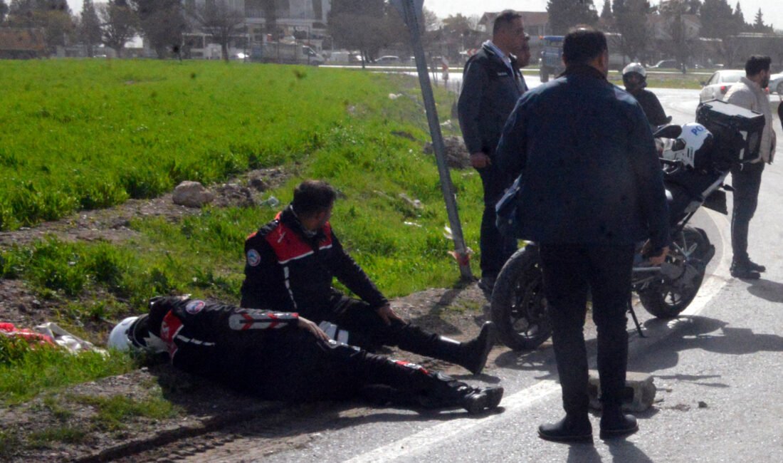 Babasından izinsiz aldığı otomobille polislere çarptı: 2 yaralı Ömer KOÇ/KAHRAMANMARAŞ, (DHA)- KAHRAMANMARAŞ’ta babasından izinsiz aldığı otomobille trafiğe çıkan