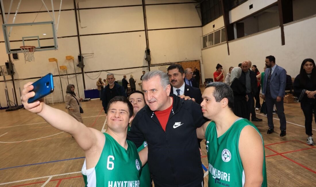 İSTANBUL,(DHA)- GENÇLİK ve Spor Bakanı Dr. Osman Aşkın Bak, down