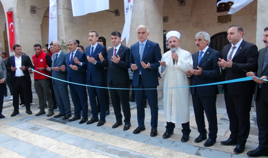 Bakan Ersoy: Türkiye’mizin dört bir yanında çok önemli projelere imza attık (4) CAMİLERİN AÇILIŞI YAPILDI Kültür ve Turizm Bakanı Ersoy, Kilis'te 6