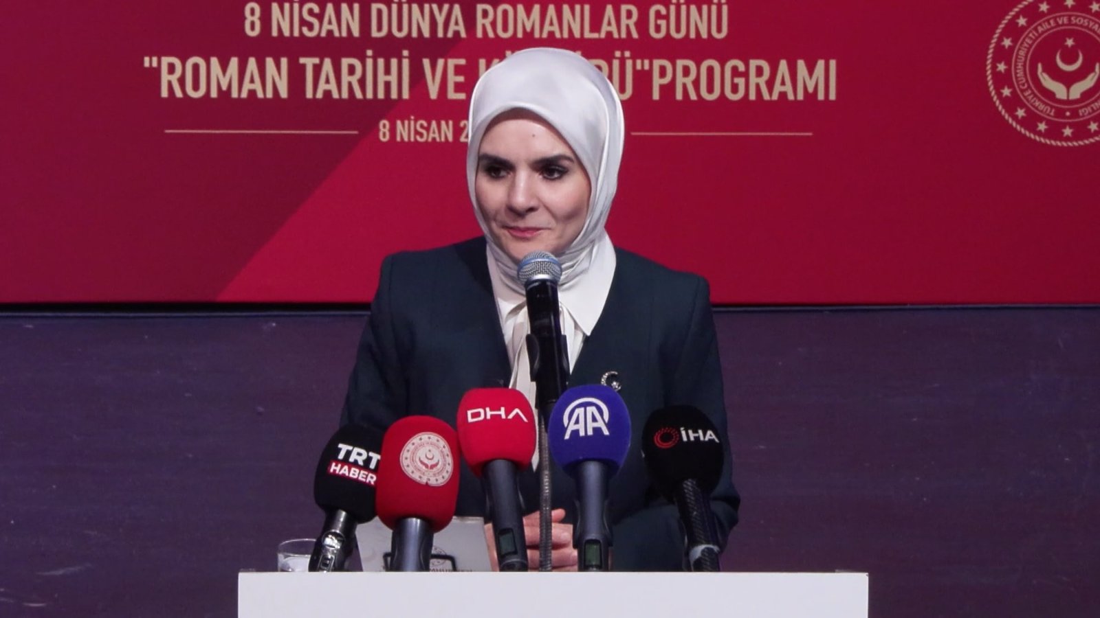 Gülseren KARAPINAR - Hadican EROL/İSTANBUL,(DHA)- BAŞAKŞEHİR'de '8 Nisan Dünya Romanlar