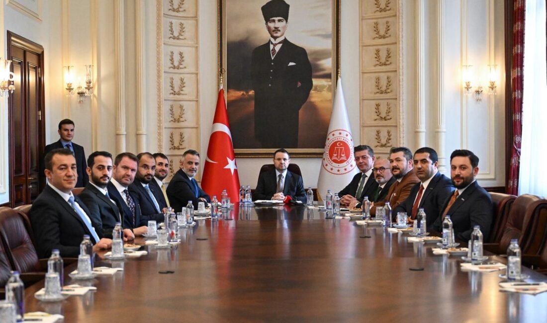 ANKARA, (DHA)- ADALET Bakanı Akın Gürlek, “Yatırım yapan ve istihdam