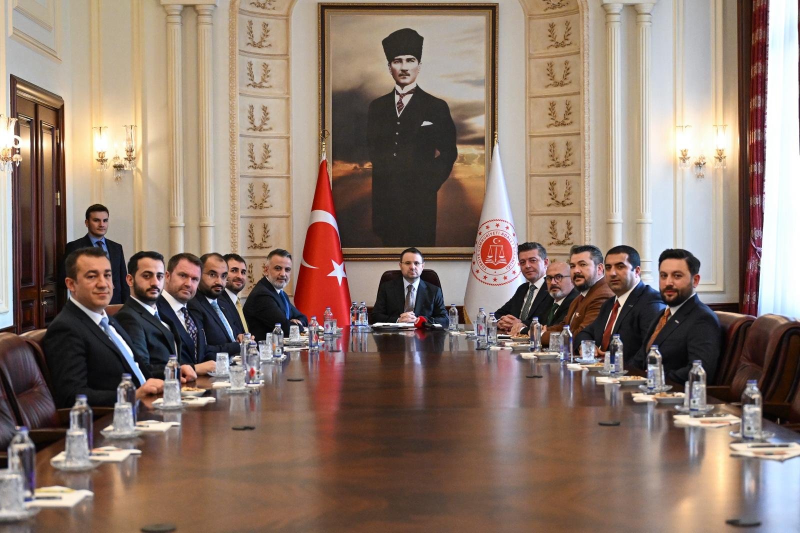 ANKARA, (DHA)- ADALET Bakanı Akın Gürlek, “Yatırım yapan ve istihdam