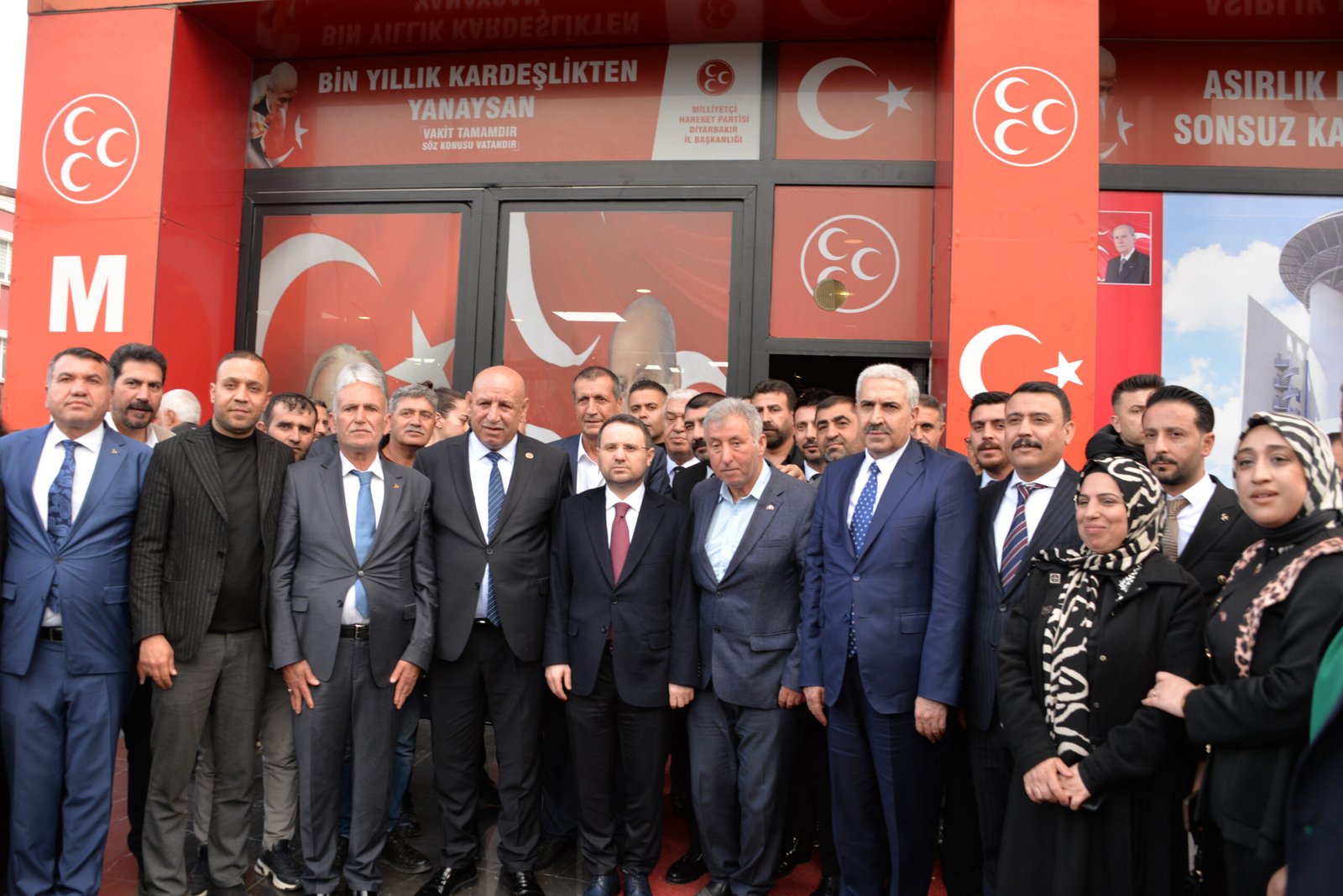 BAKAN GÜRLEK, MHP VE AK PARTİ İL BAŞKANLIKLARINI ZİYARET ETTİ