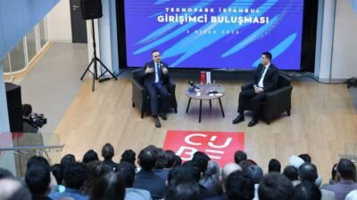 İSTANBUL, (DHA)- TEKNOPARK İstanbul'da düzenlenen 'Girişimci Buluşması' programında konuşan Sanayi