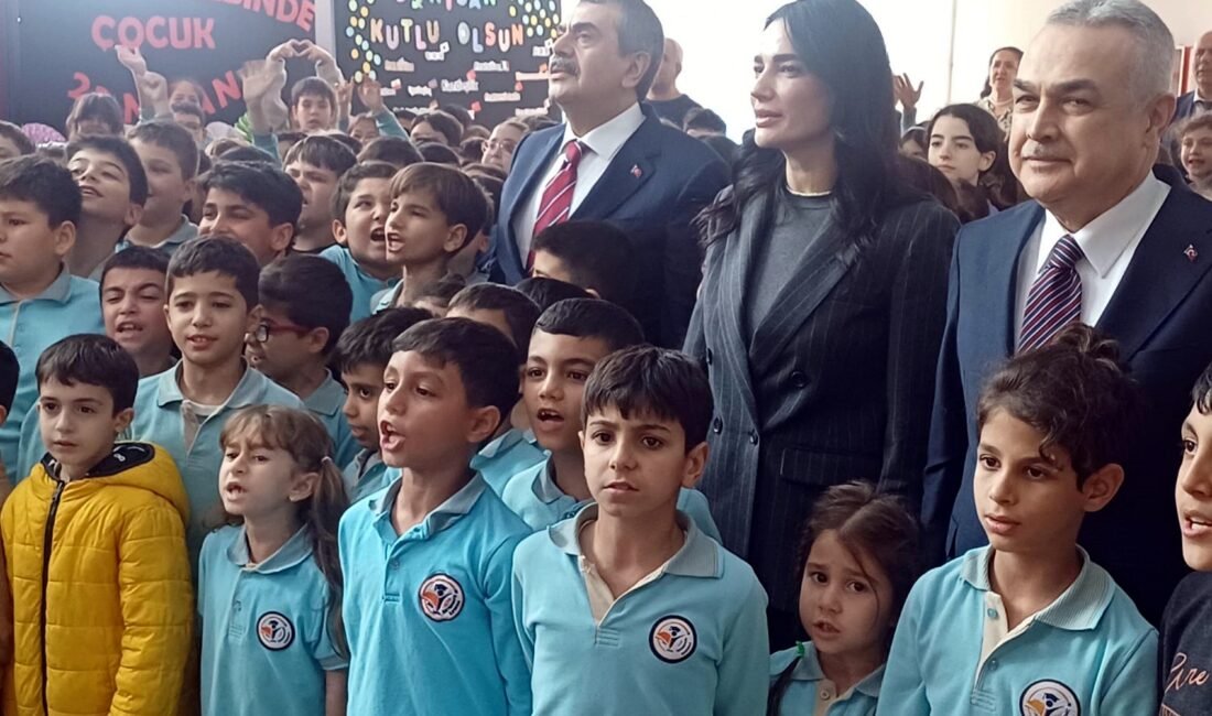 ÖĞRENCİLERE HALI SAHA SÖZÜ Milli Eğitim Bakanı Yusuf Tekin, AK