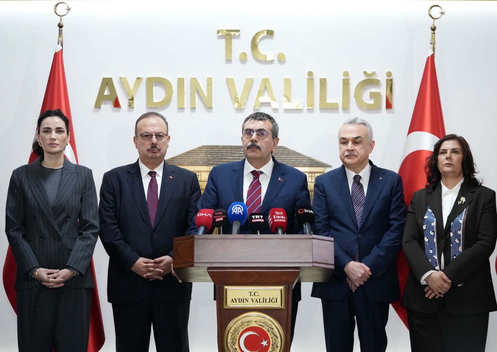 Nevra UÇKAÇ-Melek FIRAT/AYDIN, (DHA)- MİLLİ Eğitim Bakanı Yusuf Tekin, 2003