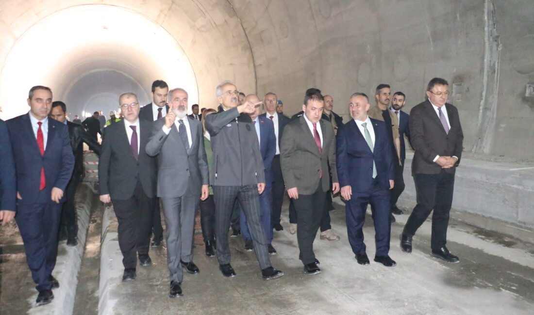 Engin ÖZMEN-Batuhan KILIÇ/BİLECİK, (DHA)- ULAŞTIRMA ve Altyapı Bakanı Abdulkadir Uraloğlu,