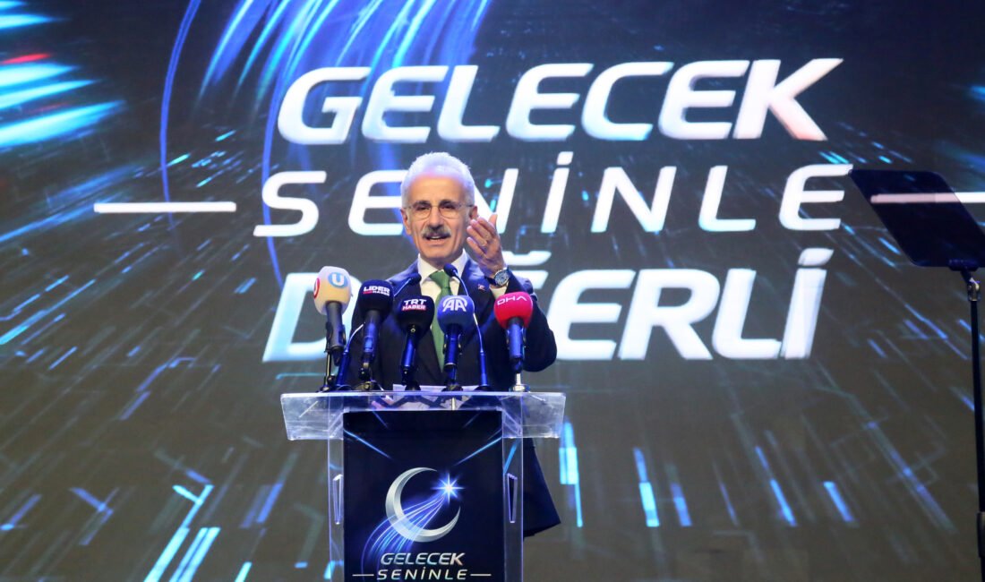 Mehmet ÇINAR/ANTALYA, (DHA)- ULAŞTIRMA ve Altyapı Bakanı Abdülkadir Uraloğlu, 1
