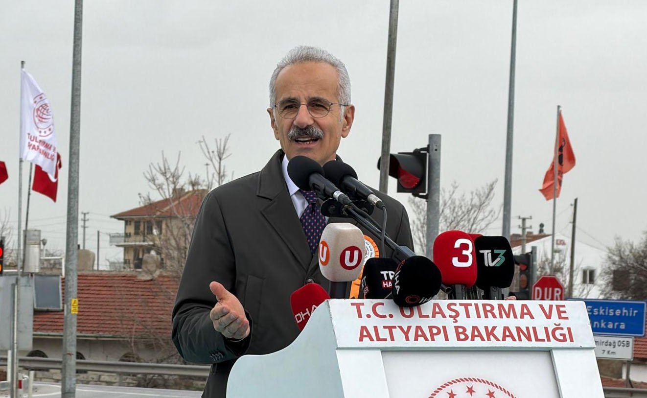 Murat ŞAHBAZ- İlyas Kaan TAYTAK-Muzaffer NAL/AFYONKARAHİSAR, (DHA)- ULAŞTIRMA ve Altyapı