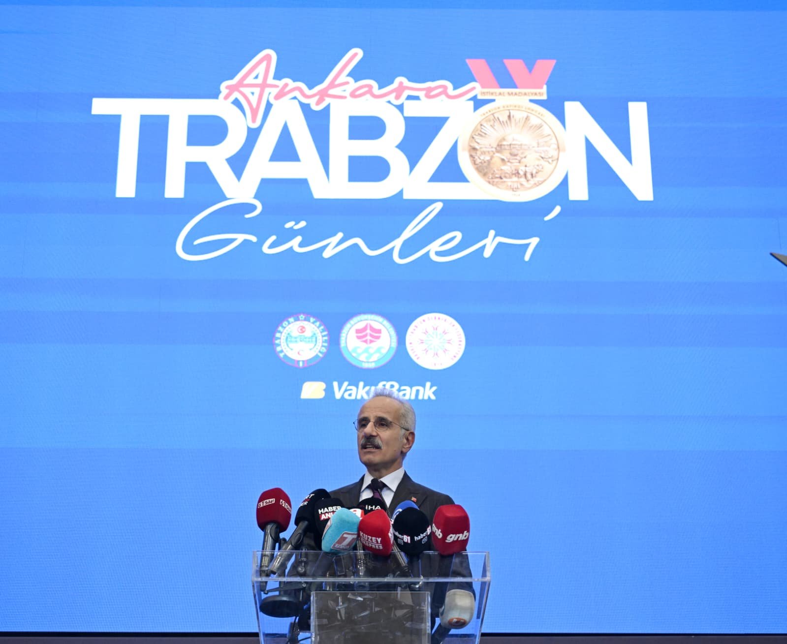 Nisa MİĞAL- Batuhan DURNAOĞLU/ ANKARA, (DHA)- ULAŞTIRMA ve Altyapı Bakanı