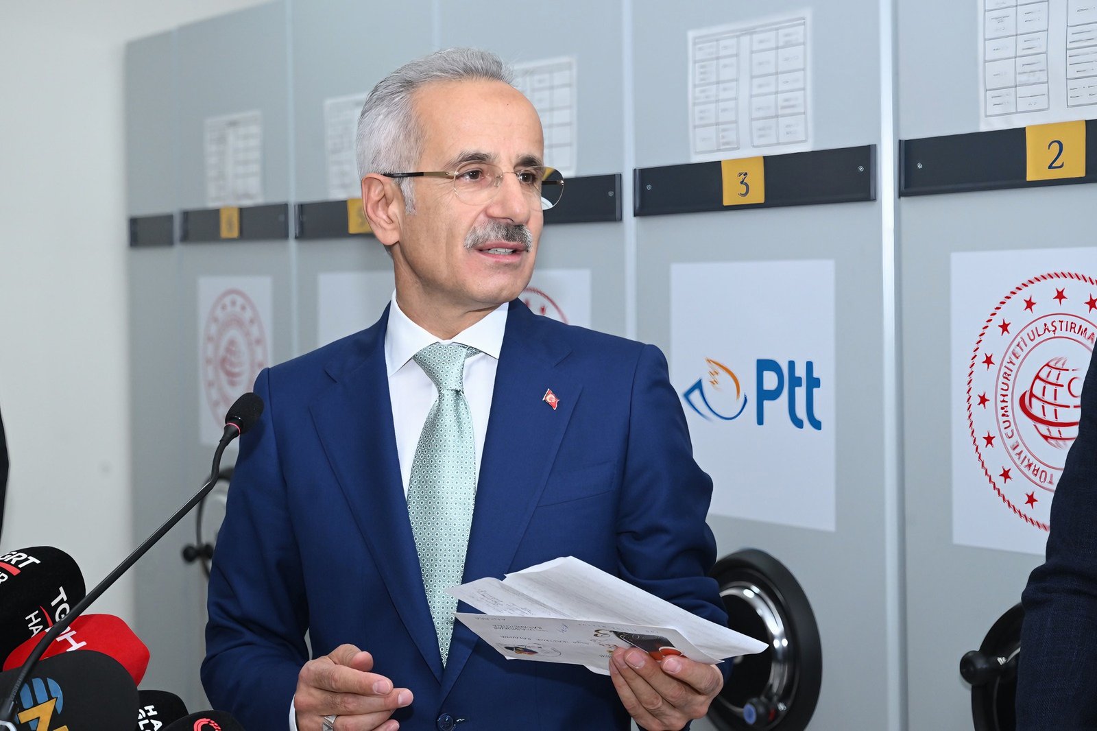 ANKARA, (DHA)- ULAŞTIRMA ve Altyapı Bakanı Abdulkadir Uraloğlu, PTT tarafından