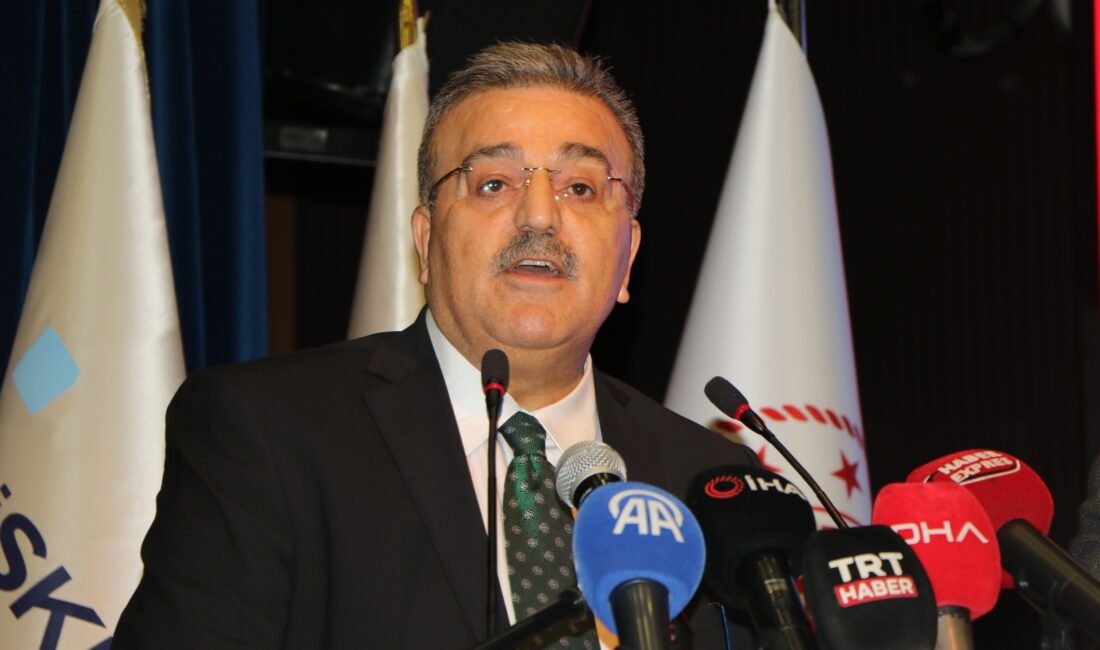 Bakan Yardımcısı Özçelik: İstihdam edilen kişi sayısı 33 milyona ulaştı Gökhan İÇKİLLİ-Berkay YILDIZ/SAMSUN, (DHA)- ÇALIŞMA ve Sosyal Güvenlik Bakan Yardımcısı