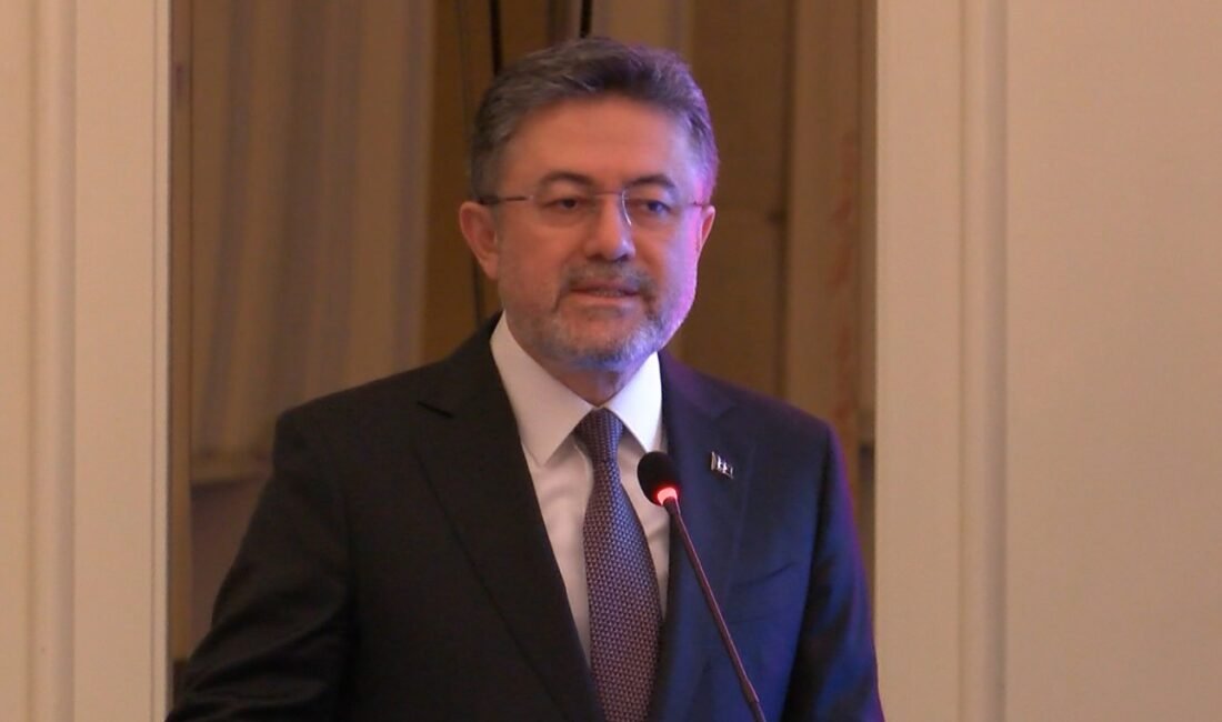 Bakan Yumaklı: 155 Yerel Eylem Grubumuza 35 milyon avroluk dev bir destek paketi sunuyoruz Gizem CENGİL-Celal ATALAY/ANKARA, (DHA)- TARIM ve Orman Bakanı İbrahim Yumaklı,