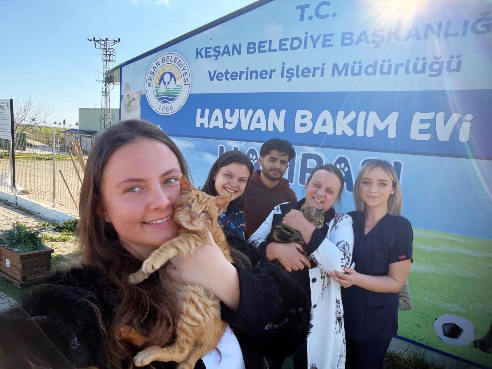 Ünsal YÜCEL/KEŞAN(Edirne),(DHA)-EDİRNE'nin Keşan ilçesinde bakımevinde tedavileri tamamlanan görme engelli 'Portakal'