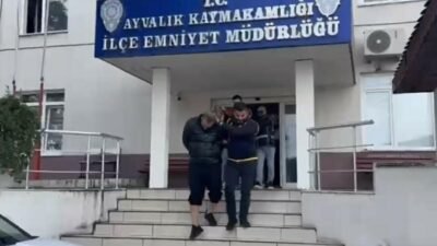 Kadri KAYA/AYVALIK (Balıkesir), (DHA)- BALIKESİR'in Ayvalık ilçesinde polisin durdurduğu 4