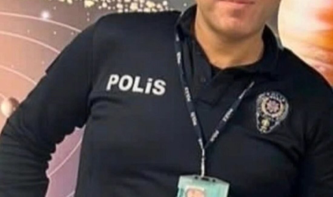 Emre KURT/İSTANBUL, (DHA)- BAŞAKŞEHİR'de polisleri taşıyan servis aracının karıştığı zincirleme