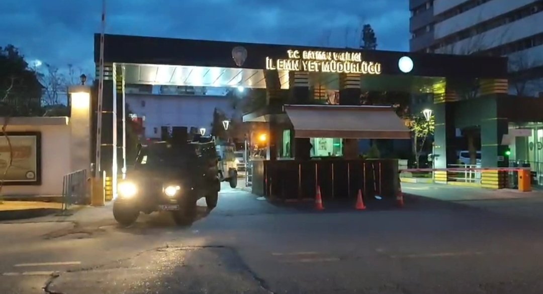 Bayram AYHAN/BATMAN, (DHA)- BATMAN'da polisin düzenlediği tefecilik operasyonunda 8 şüpheli