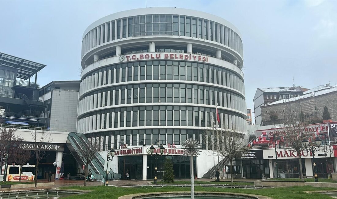 Bolu Belediye Başkan Yardımcısı ile meclis üyesi gözaltına alındı Zübeyde ÖZMEN/BOLU, (DHA)- BOLU Belediye Başkan Yardımcısı Leyla Beykoz ile