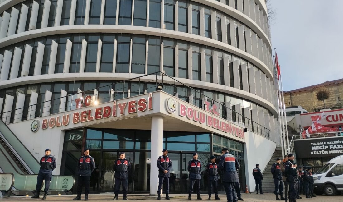 Mutlu YUCA/BOLU, (DHA)- BOLU Belediye Başkanı Tanju Özcan ile Belediye