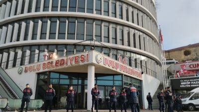 Mutlu YUCA/BOLU, (DHA)- BOLU Belediye Başkanı Tanju Özcan ile Belediye