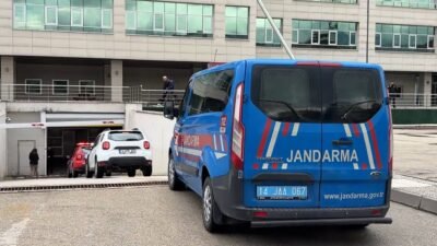 Zübeyde ÖZMEN/BOLU, (DHA)- BOLU Belediyesi’nde jandarma ekiplerince gerçekleştirilen aramaların ardından