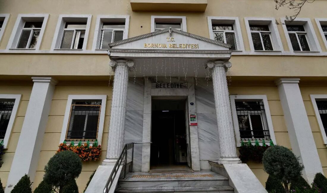 İZMİR, (DHA)- UŞAK Belediye Başkanı Özkan Yalım ile ilişkisi olduğu