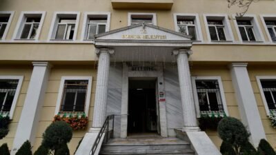 İZMİR, (DHA)- UŞAK Belediye Başkanı Özkan Yalım ile ilişkisi olduğu