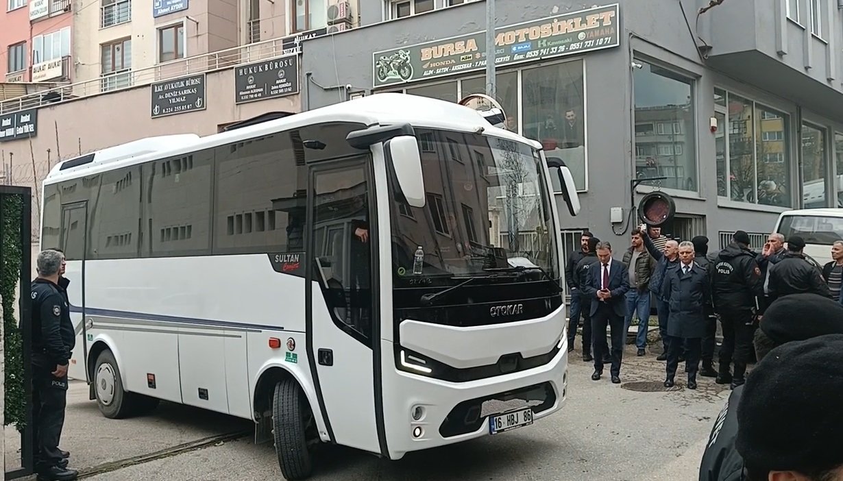 BOZBEY’İN EŞİNDEN AÇIKLAMA Adli kontrol şartıyla serbest bırakılan Mustafa Bozbey’in