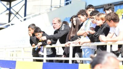 İZMİR, (DHA)- TFF 2'nci Lig Beyaz Grup'ta küme düşmesi geçen