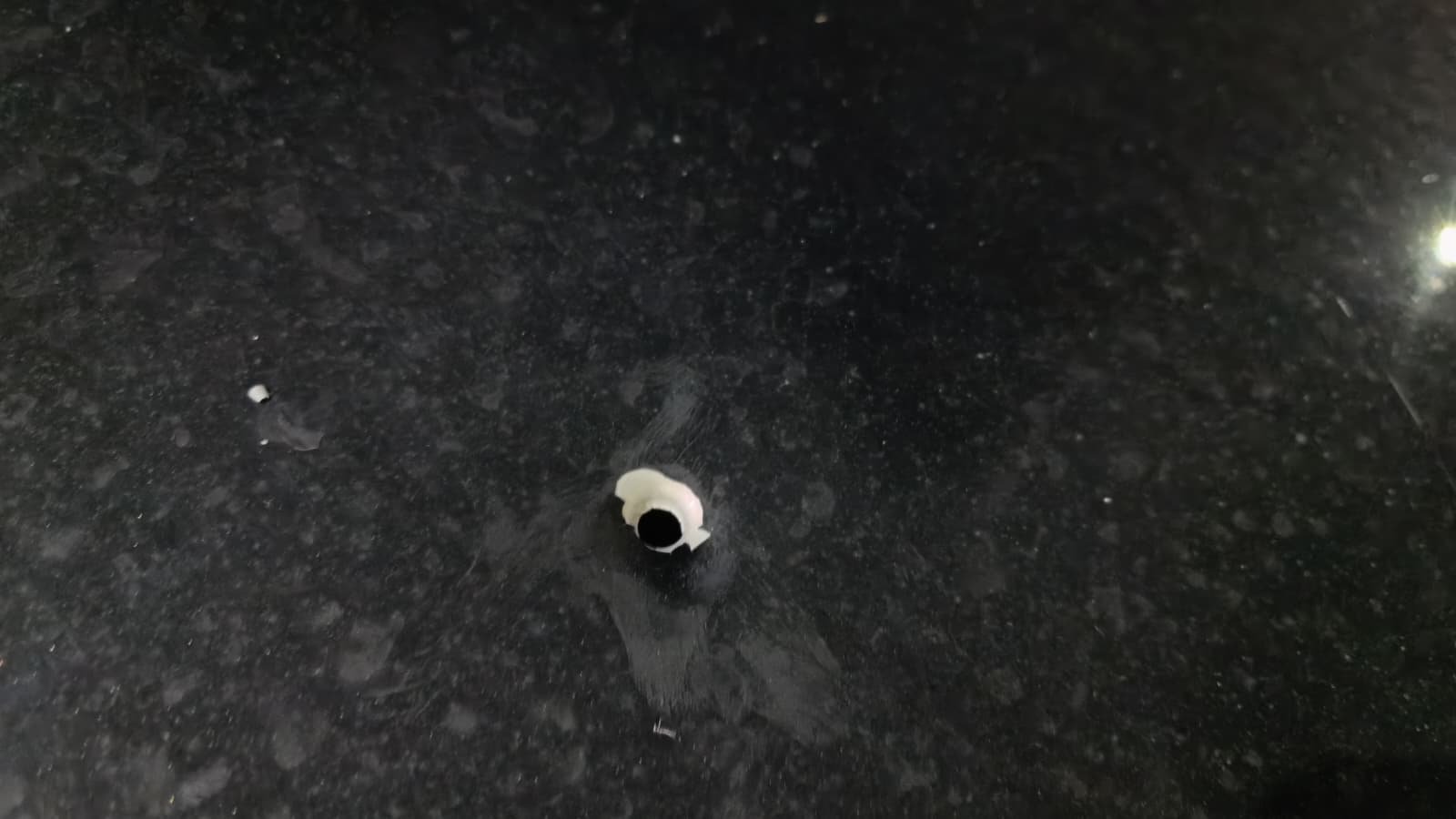 Yavuz YILMAZ/ İNEGÖL(Bursa), (DHA)- BURSA'nın İnegöl ilçesinde seyir halindeki otomobile