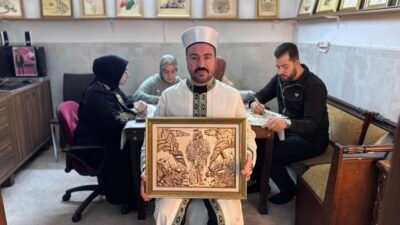 Mikail KARAMAN-Emirhan YÜZÜGÜLDÜ/ANKARA, (DHA)- ANKARA’nın Etimesgut ilçesinde imam Erkut Özer,