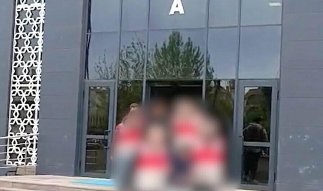 Çanakkale merkezli 3 ilde ‘yasa dışı bahis’ ve ‘dolandırıcılık’ operasyonu: 5 gözaltı İpek YAVAŞ/ÇANAKKALE, (DHA)-ÇANAKKALE merkezli 3 ilde GSM hattı ve banka