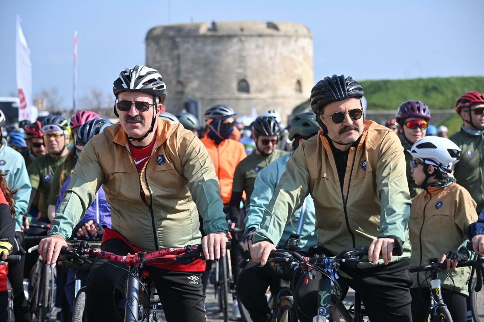 Cihan BAYRALI/ECEABAT (Çanakkale), (DHA)- ÇANAKKALE'nin Eceabat ilçesinde, yaklaşık 1050 bisikletlinin
