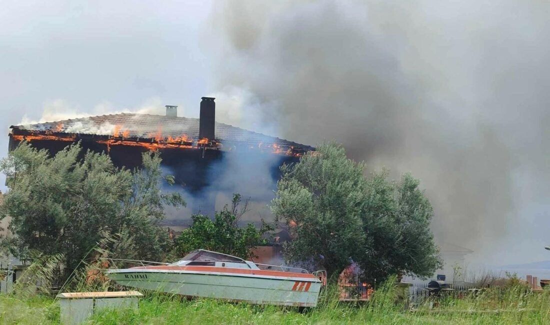 İpek YAVAŞ/AYVACIK (Çanakkale), (DHA)- ÇANAKKALE’nin Ayvacık ilçesindeki bir sitedeki villa,