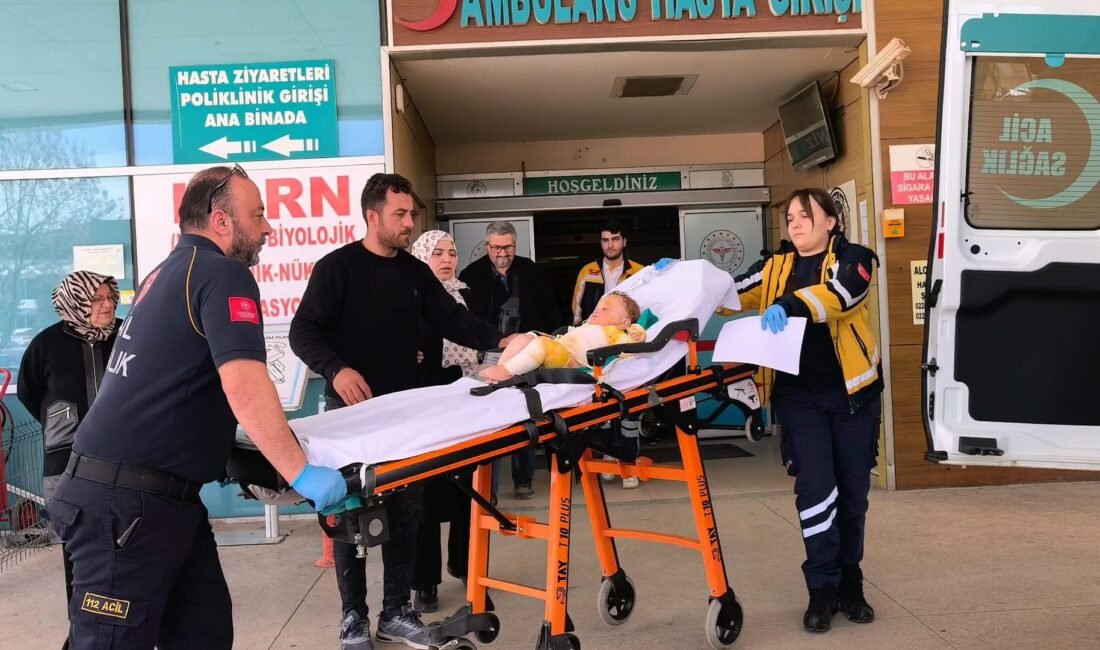 Yavuz YILMAZ/İNEGÖL (Bursa), (DHA)- BURSA'nın İnegöl ilçesinde üzerine çaydanlıktaki kaynar