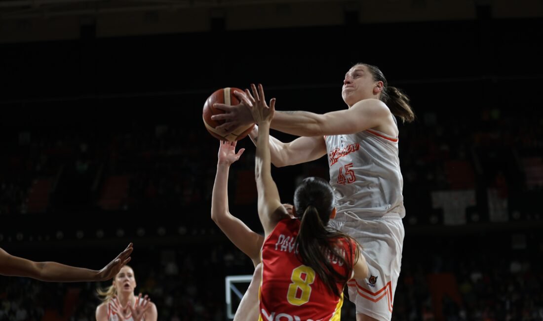 Soner AYDIN-Koray ÜNLÜ/MERSİN, (DHA)- SALON: Servet Tazegül HAKEMLER: Esperanza Mendoza