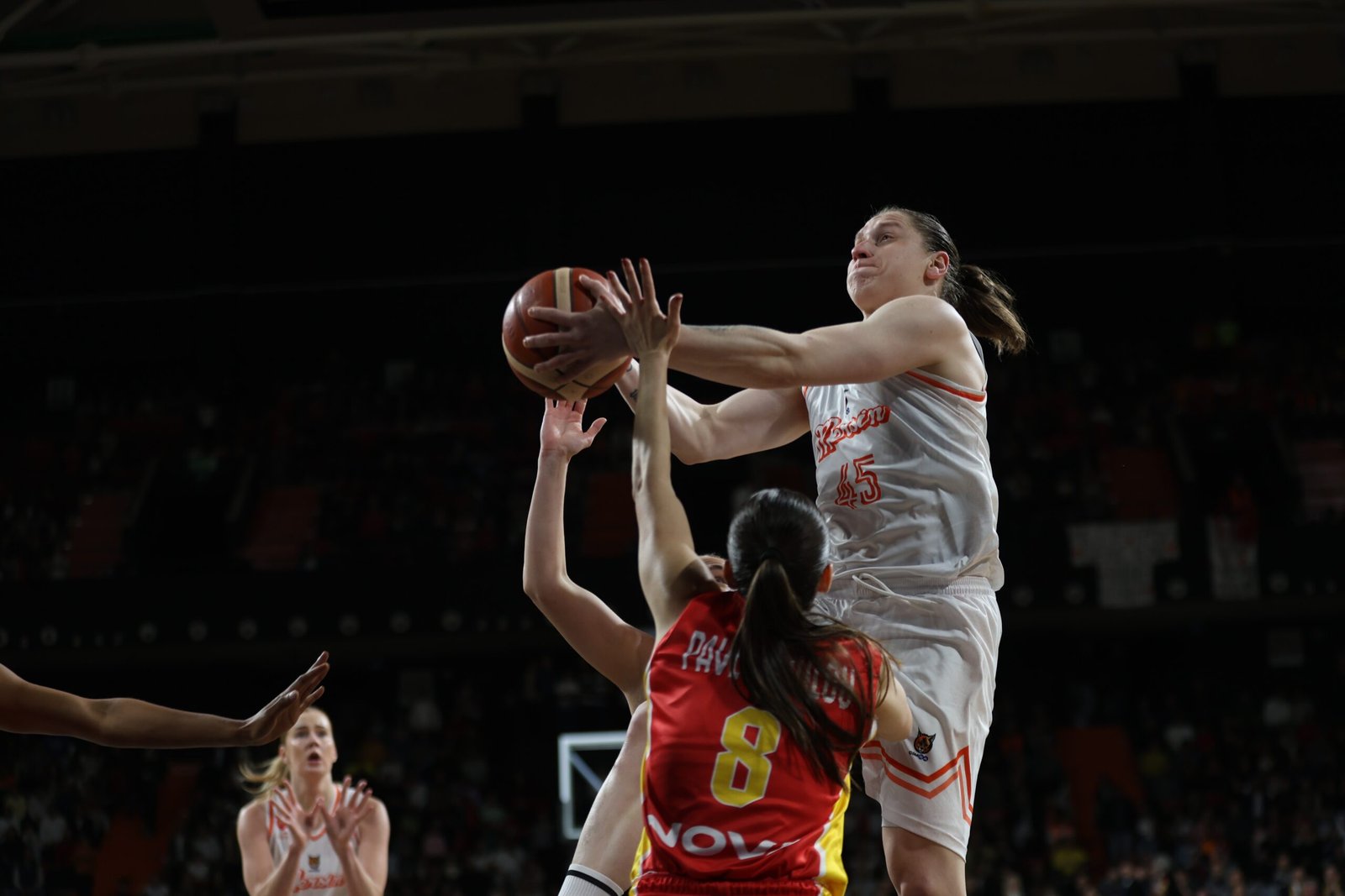 Soner AYDIN-Koray ÜNLÜ/MERSİN, (DHA)- SALON: Servet Tazegül HAKEMLER: Esperanza Mendoza