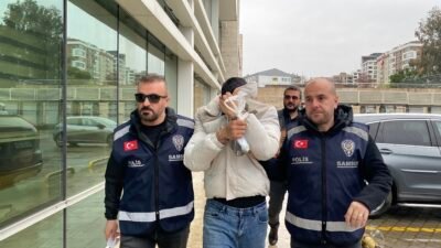 Emre ÖNCEL/SAMSUN, (DHA)- SAMSUN’un Atakum ilçesinde yolda yürüyen S.D.’yi (28)