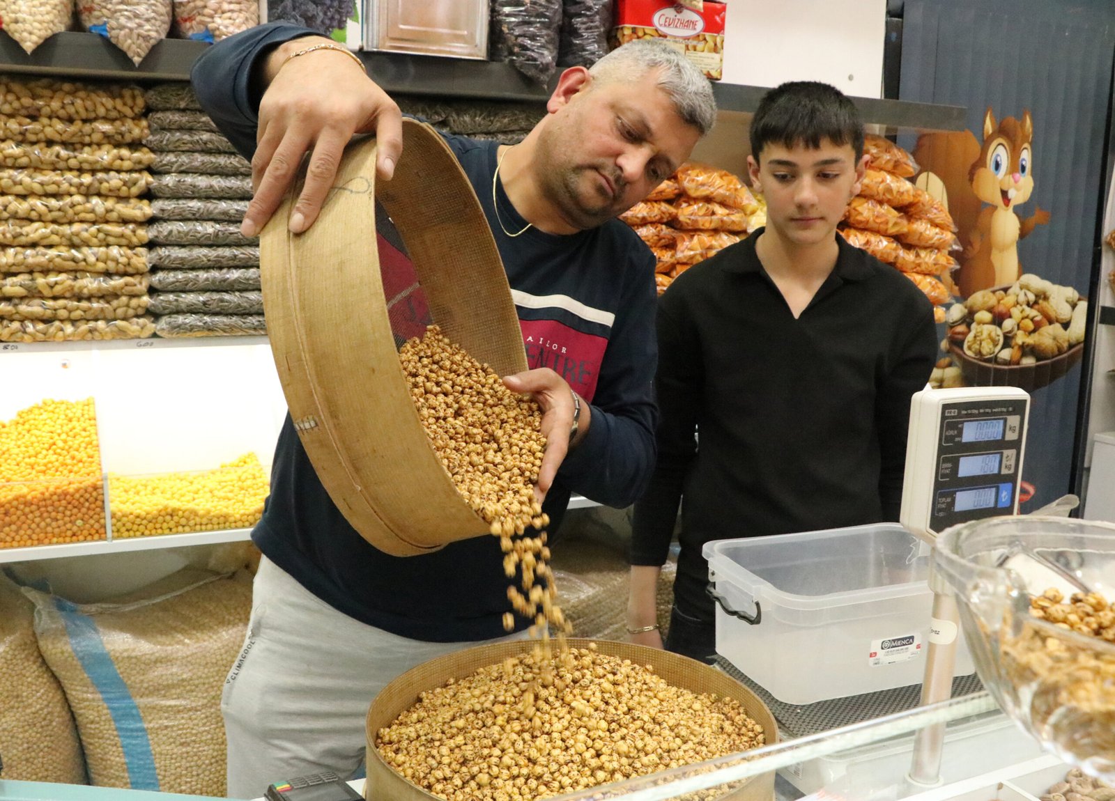 Ahmet DAĞLI/SANDIKLI (Afyonkarahisar), (DHA)- AFYONKARAHİSAR'ın Sandıklı ilçesinde geçmişte sayıları 50'yi