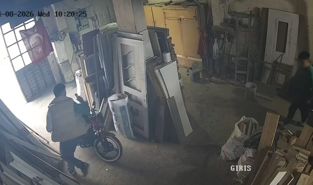 Çorum’da 4 büyüklüğünde deprem (2) KASTAMONU'DA HİSSEDİLDİ Çorum'un Bayat ilçesinde meydana gelen deprem, Kastamo'nun Tosya