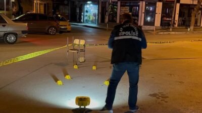 Halil Can ÖZEKER/ ÇORUM, (DHA)- ÇORUM'da İbrahim Ö., cami önünde