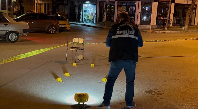 Halil Can ÖZEKER/ ÇORUM, (DHA)- ÇORUM'da İbrahim Ö., cami önünde