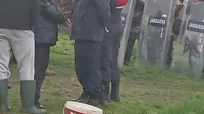 Yusuf ÇINAR/ ÇORUM, (DHA)- ÇORUM'da hayvancılıkla geçimini sağlayan ailenin evi